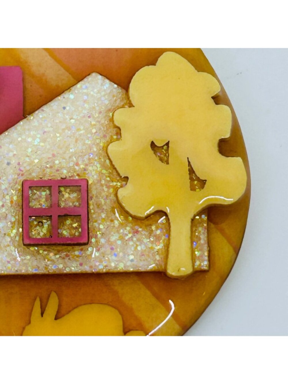 Vintage Lucinda Resin Easter Egg Brooch Pin Glitter House Bunny Rabbit Keepsake - Picture 4 of 13